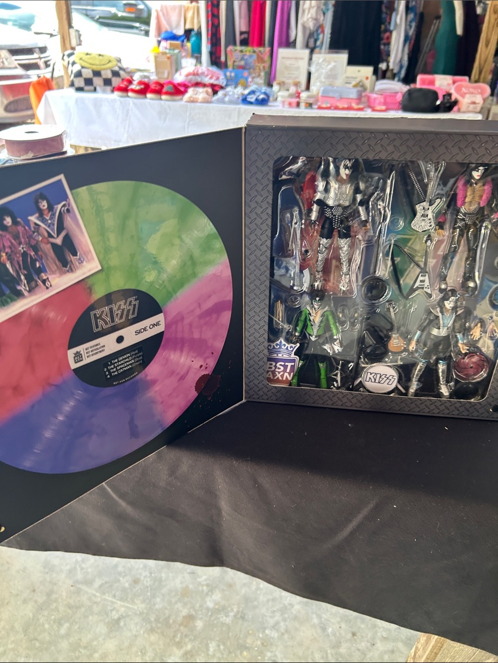KISS Signature Action Figure Set limited edition - Picture 2 of 3